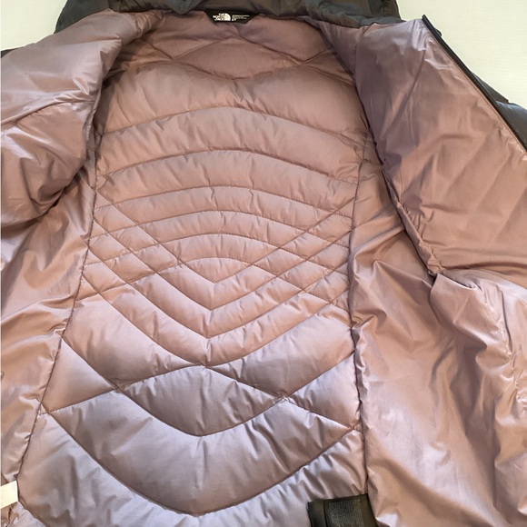 GUC NorthFace puffer coat. - Picture 7 of 9